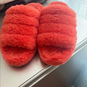 UGG Women's Fluffy Red Slippers